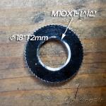 M10X1山 꽃반지 신주크롬도금 너트-와샤Φ18*T2mm(주로 소켓과 M10X1山파이프 또는 관절 연결시 사용)